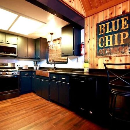 Glimmer Chalet Treetop A-Frame Cabin Lake View Lake Arrowhead Exterior photo