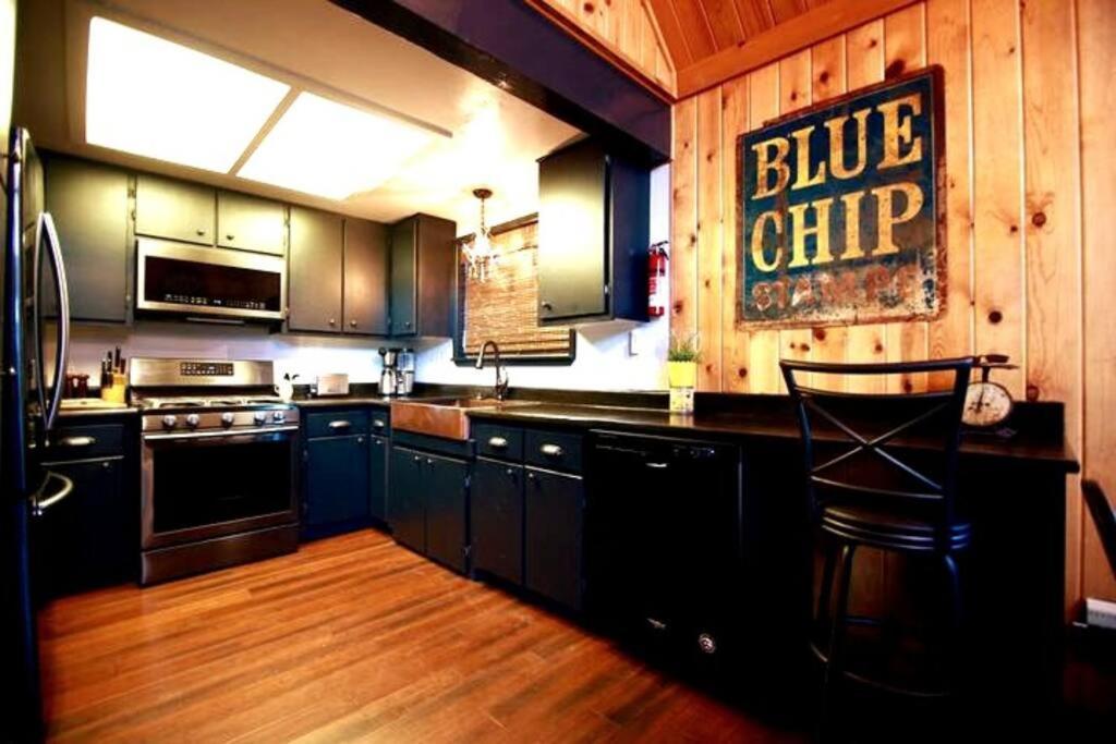 Glimmer Chalet Treetop A-Frame Cabin Lake View Lake Arrowhead Exterior photo
