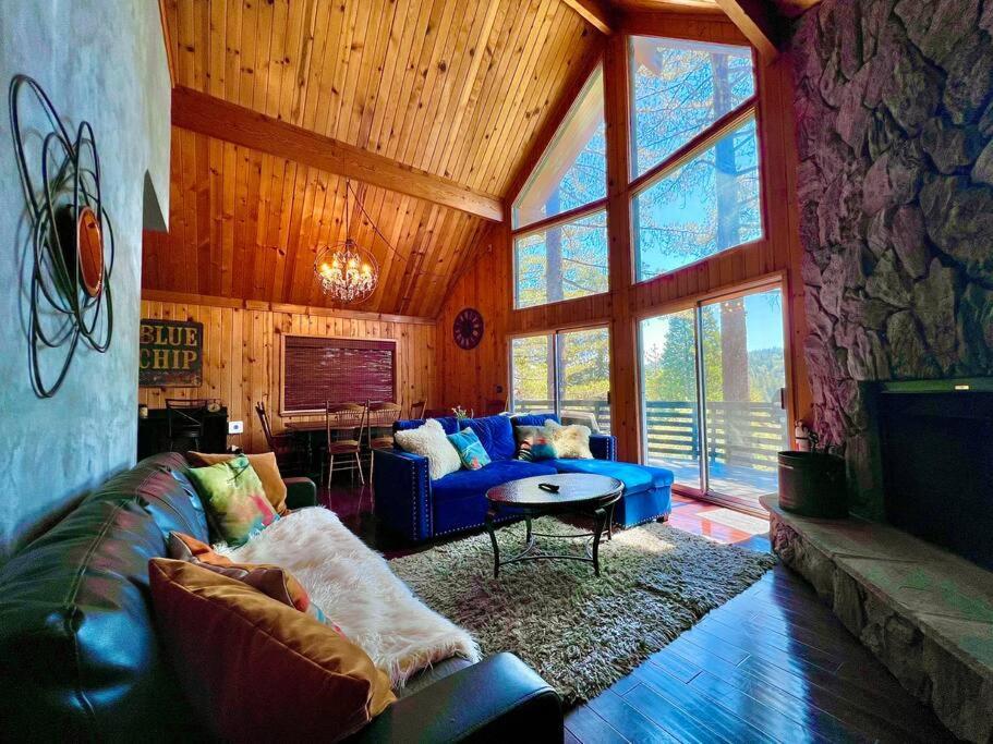 Glimmer Chalet Treetop A-Frame Cabin Lake View Lake Arrowhead Exterior photo