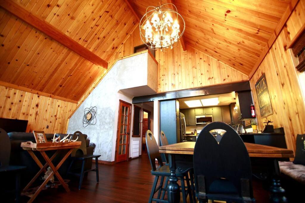 Glimmer Chalet Treetop A-Frame Cabin Lake View Lake Arrowhead Exterior photo