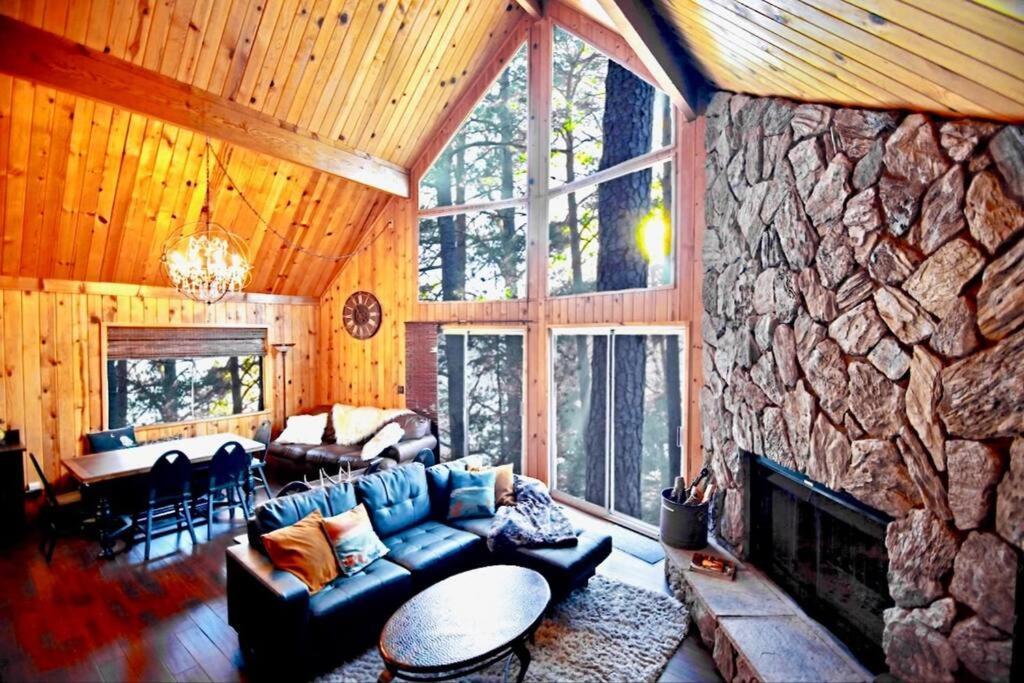 Glimmer Chalet Treetop A-Frame Cabin Lake View Lake Arrowhead Exterior photo