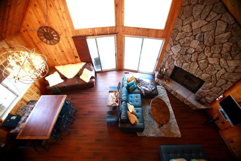 Glimmer Chalet Treetop A-Frame Cabin Lake View Lake Arrowhead Exterior photo