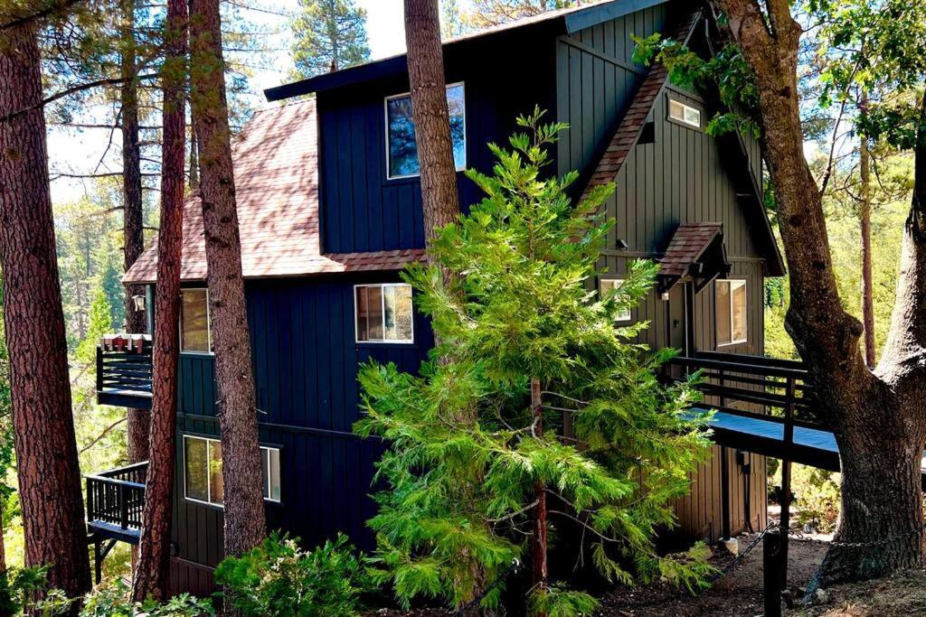 Glimmer Chalet Treetop A-Frame Cabin Lake View Lake Arrowhead Exterior photo